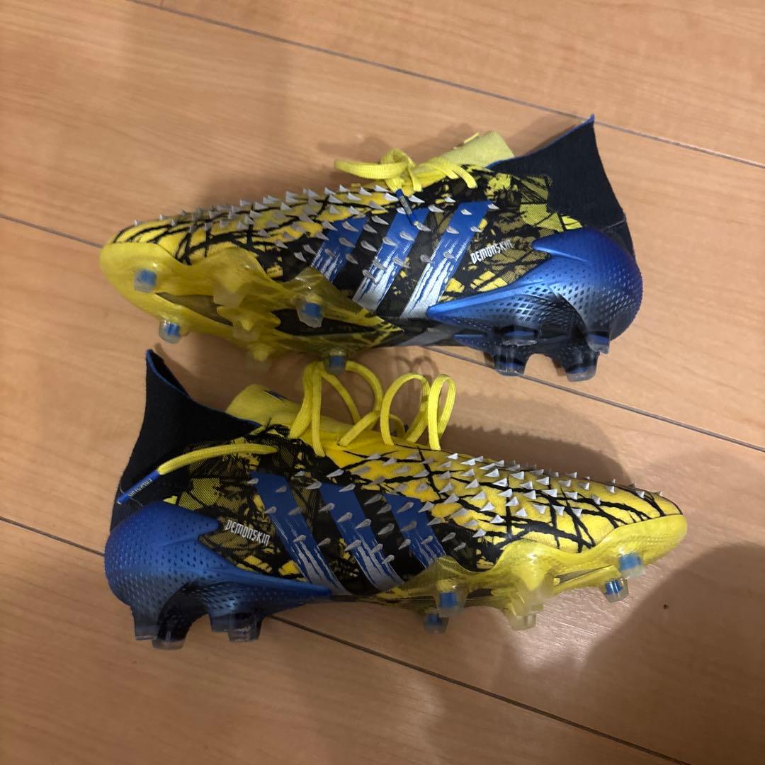 adidas PREDATOR FREAK.1 FG サッカースパイク　23.5