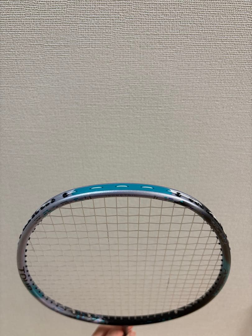 ほぼ新品 YONEX アストロクス88Dtour 4UG5