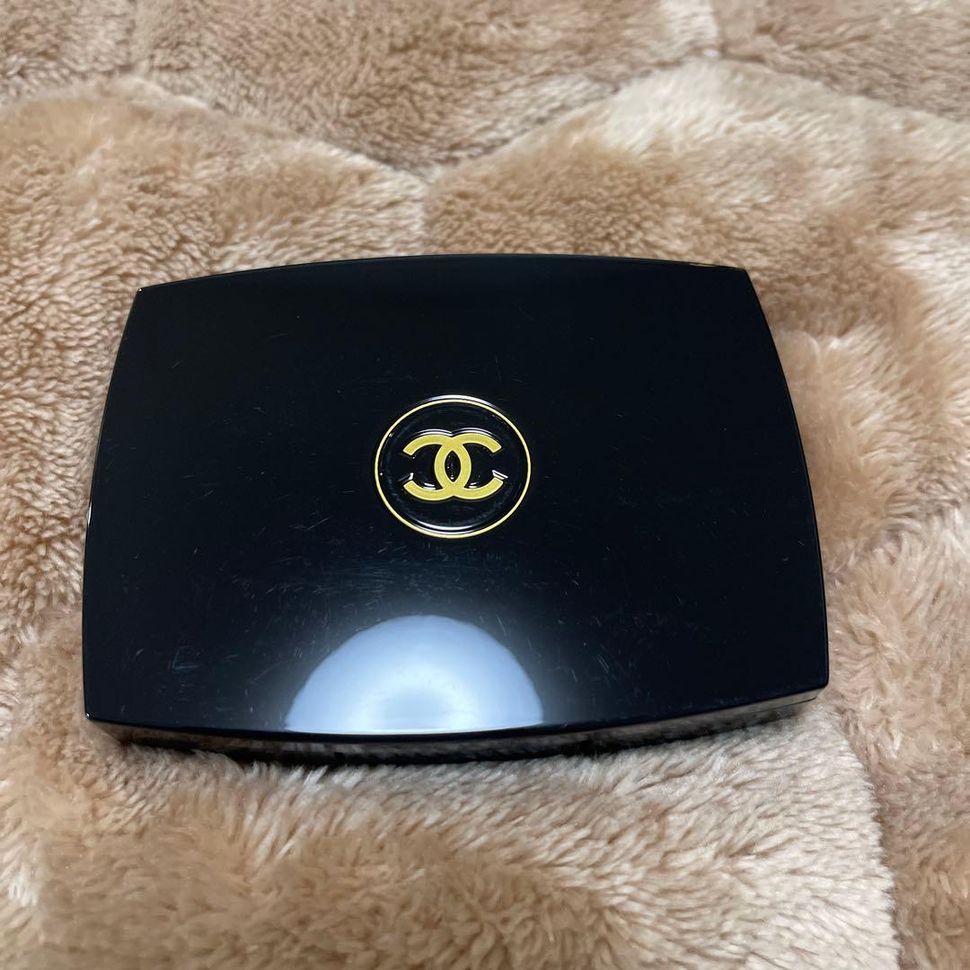 CHANEL アイシャドウ ルミエール グラフィック