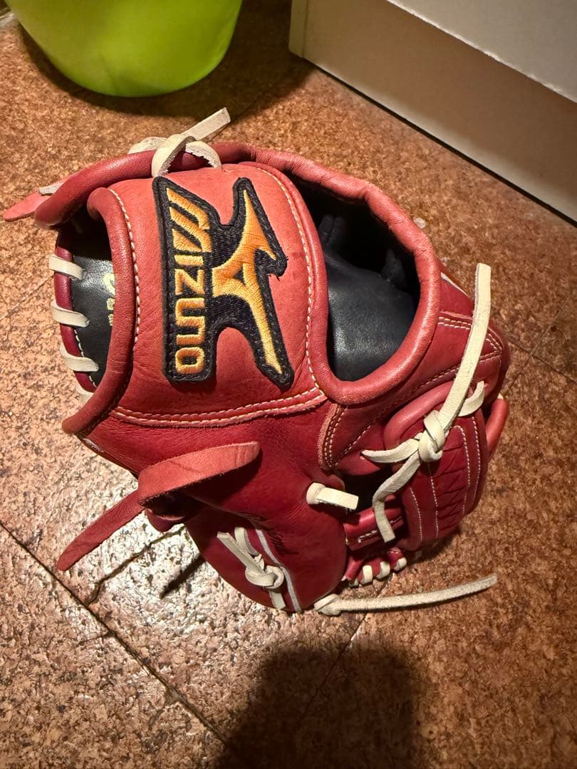 Mizuno Professional 軟式グローブ レッド