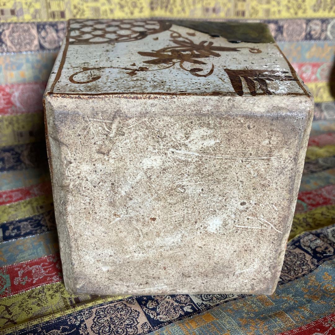 //あじさい//江戸織部井戸桶に似せた花器12.7×12.6×10cm箱無