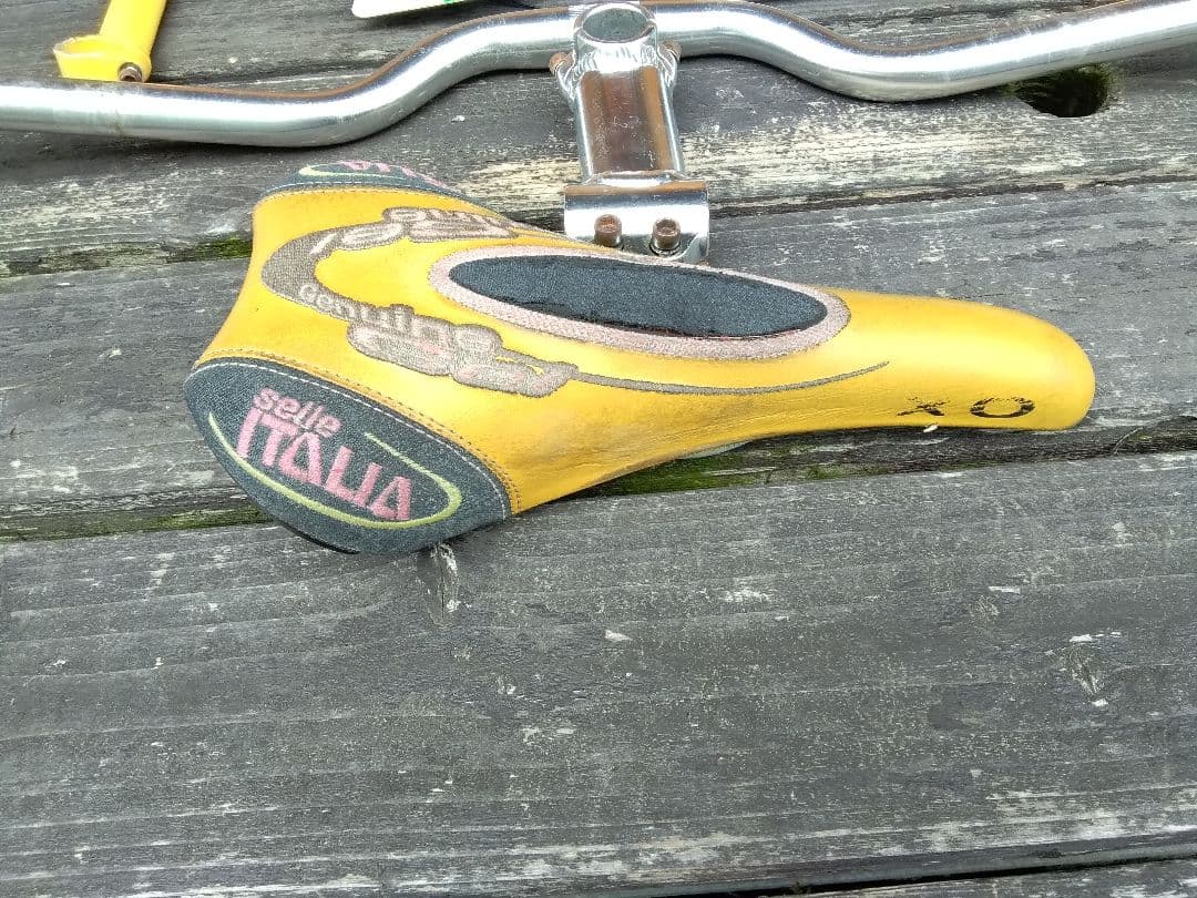 早い者勝ち!　selle  ITALIA サドル　ハンドル．ステム．バーエンド．