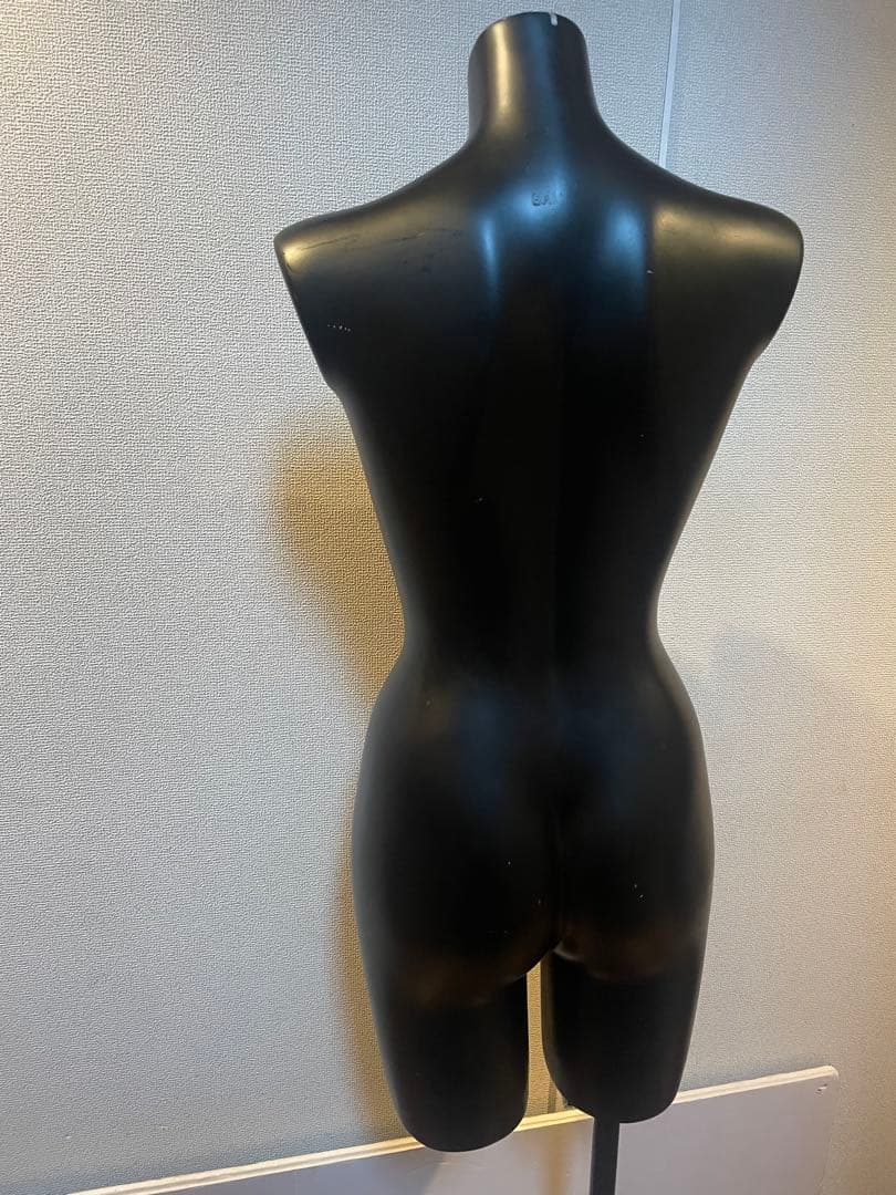 黒のマネキン
