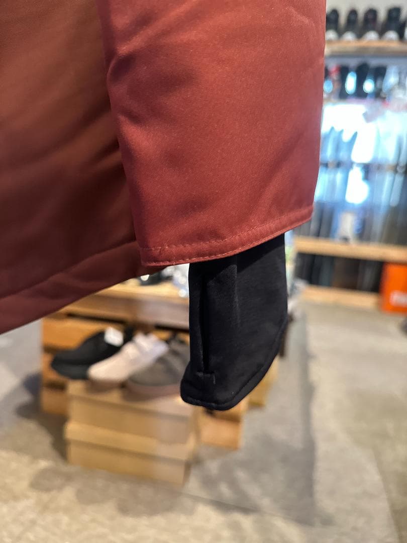 AIRBLASTER Freedom Parka スノーボードウエアー　女性用
