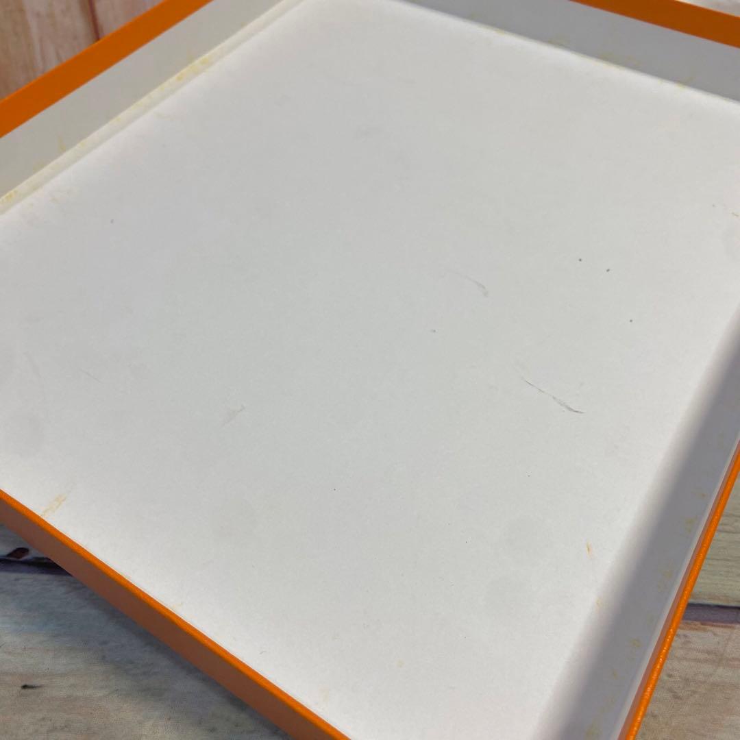 エルメス　HERMES　ギフトボックス　バッグ用箱　リボン付