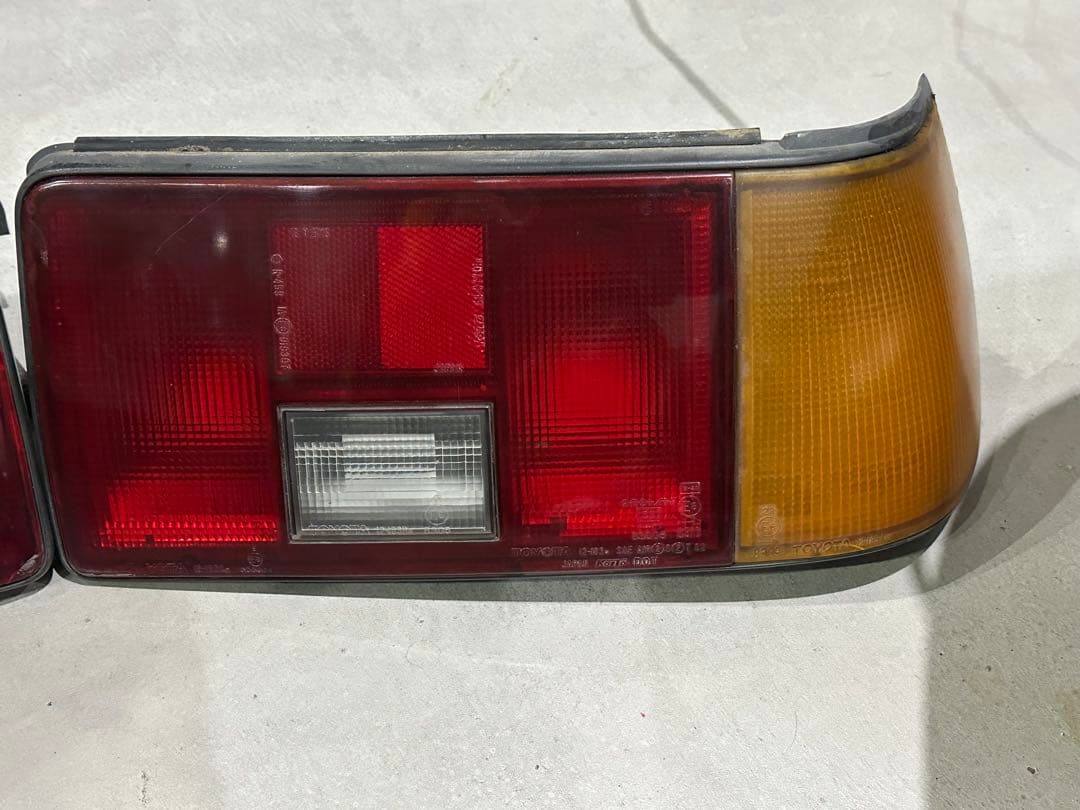 AE86 2ドア　前期テール左右セット　ハーネス付
