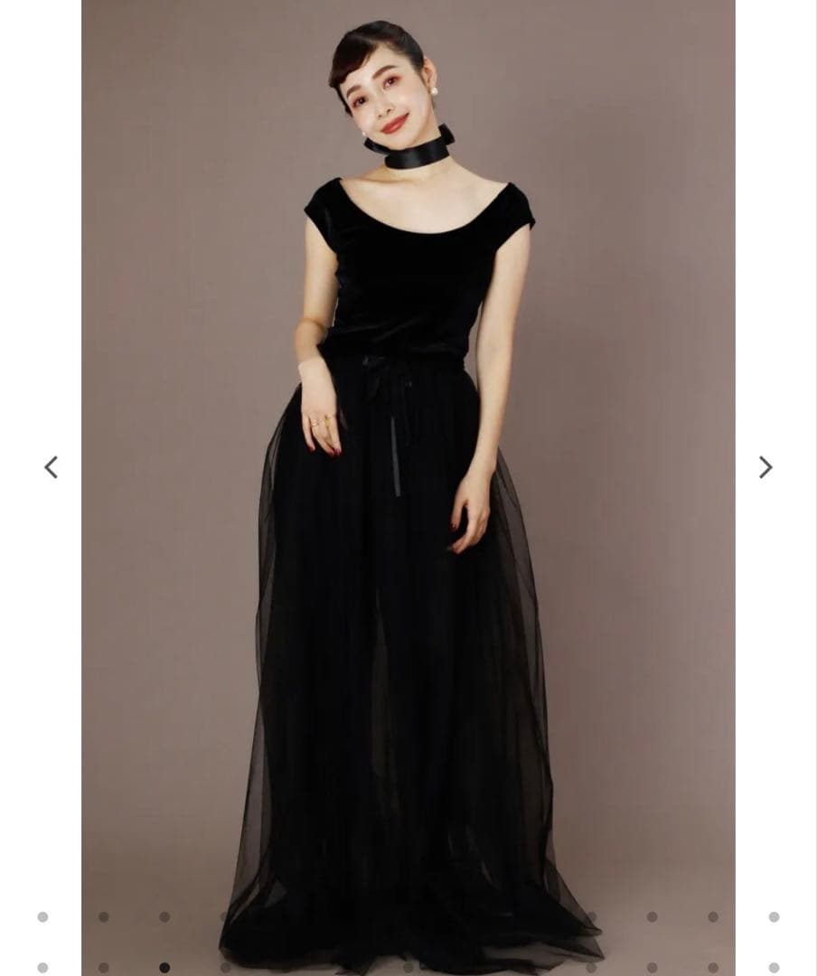お得 新品 Glossy M size ブラック unoa ウノア トップス