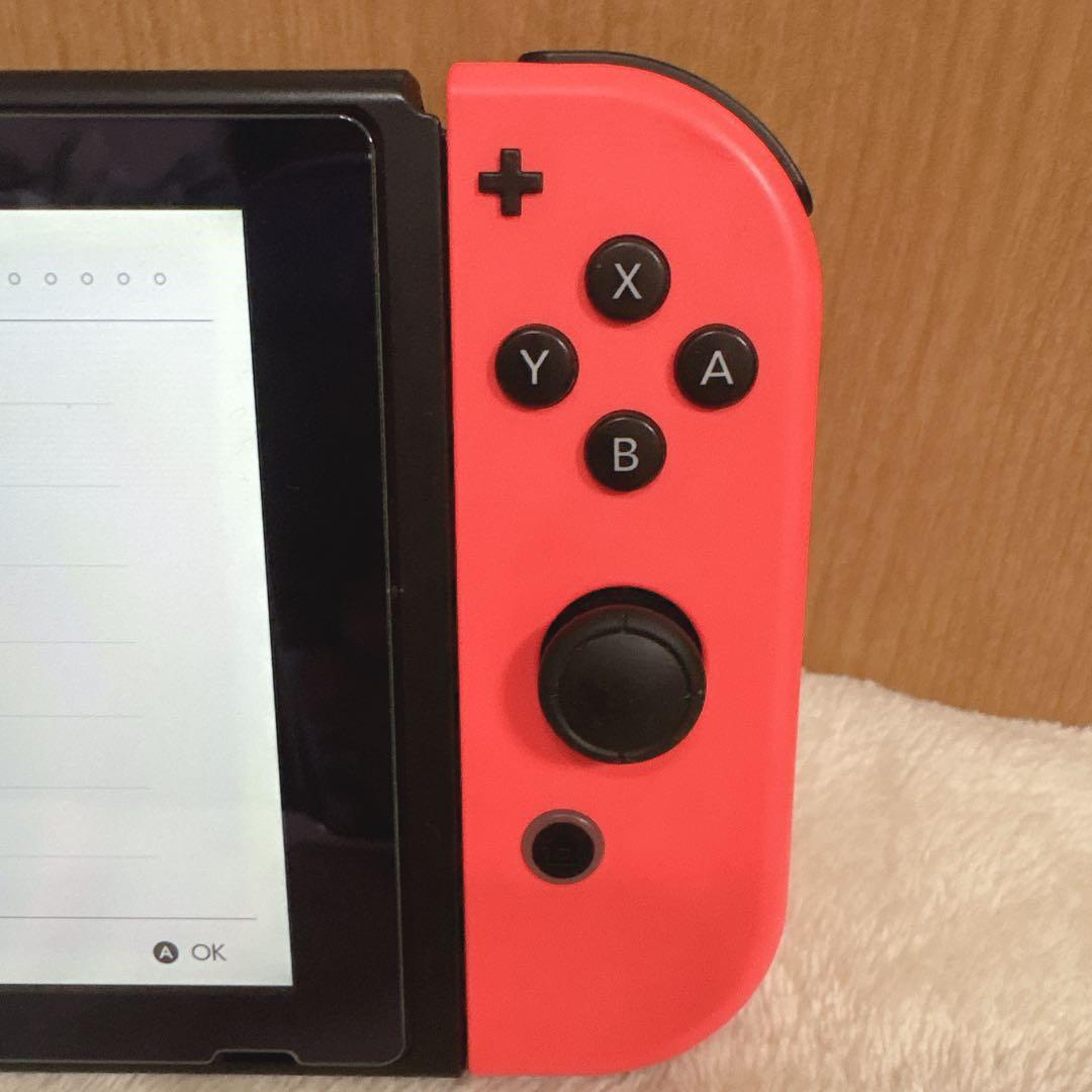 Nintendo Switch 本体　ネオンブルー／ネオンレッド