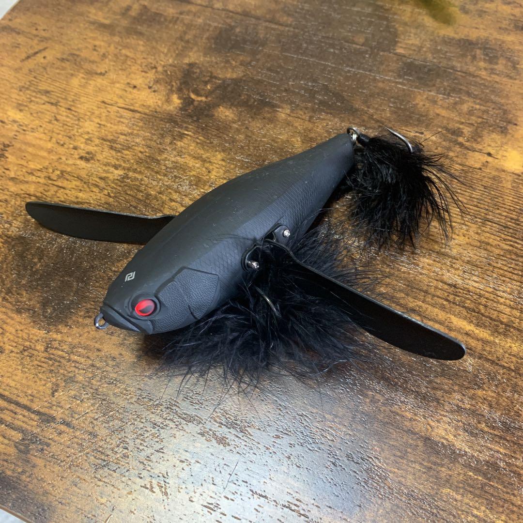 デカダッチ、アベンタ