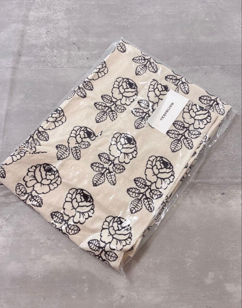 早い者勝ち！新品未使用 ⚫︎marimekko⚫︎マリメッコ エプロン