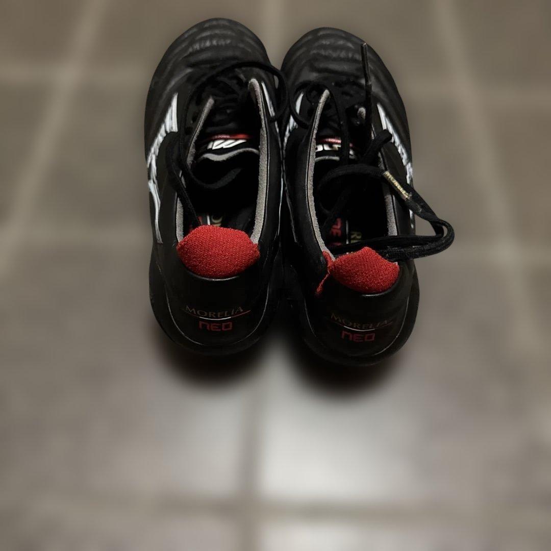 Mizuno Morelia Neo サッカーシューズ 黒/赤