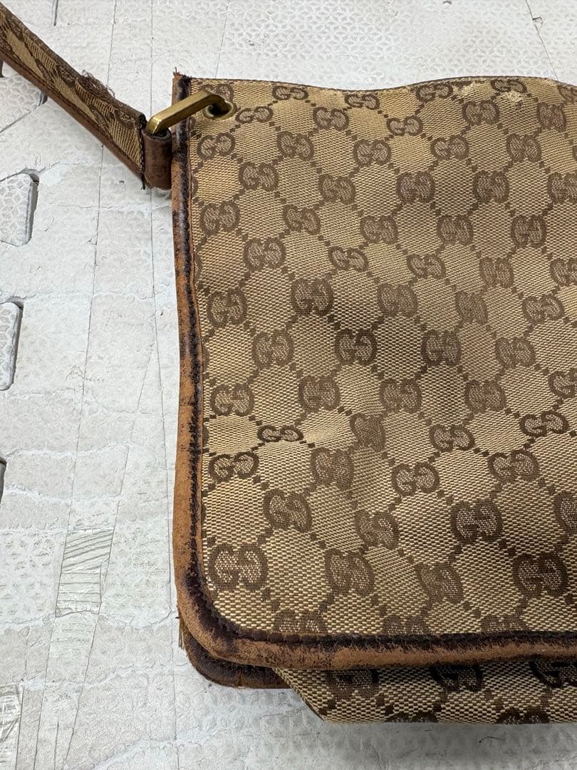 GUCCI ショルダーバッグ 男女兼用 斜めがけ