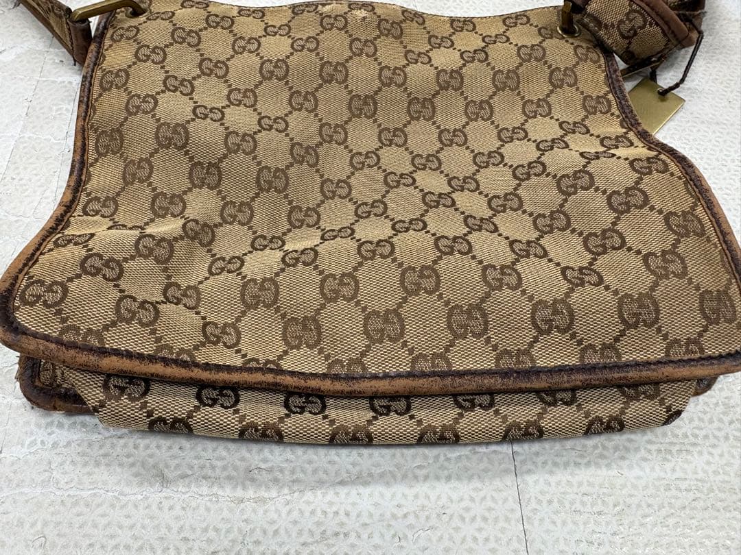 GUCCI ショルダーバッグ 男女兼用 斜めがけ