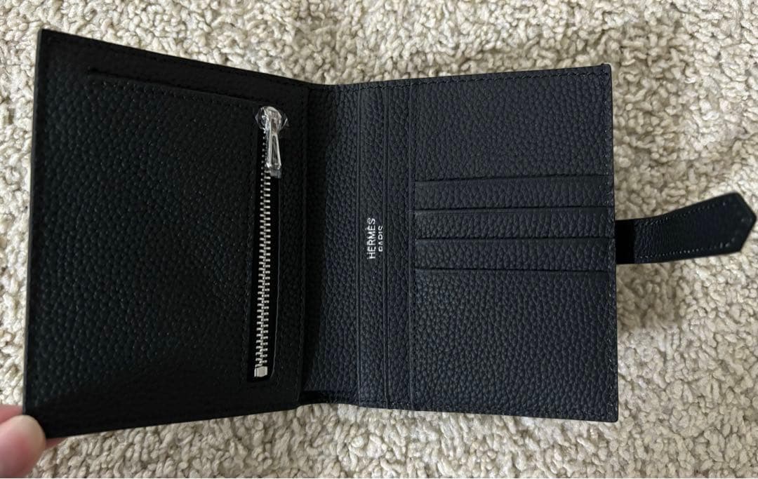 極美品⭐︎ べアン H 二つ折り財布 新品未使用 ノベルティ-a1