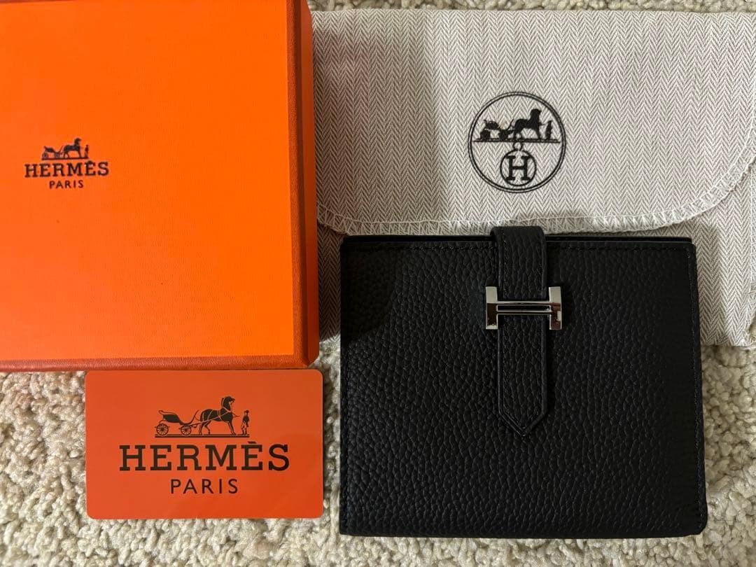 極美品⭐︎ べアン H 二つ折り財布 新品未使用 ノベルティ-a1
