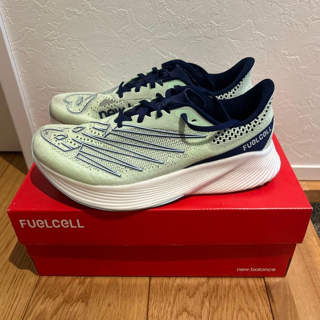 ニューバランス FuelCell RC Elite v2