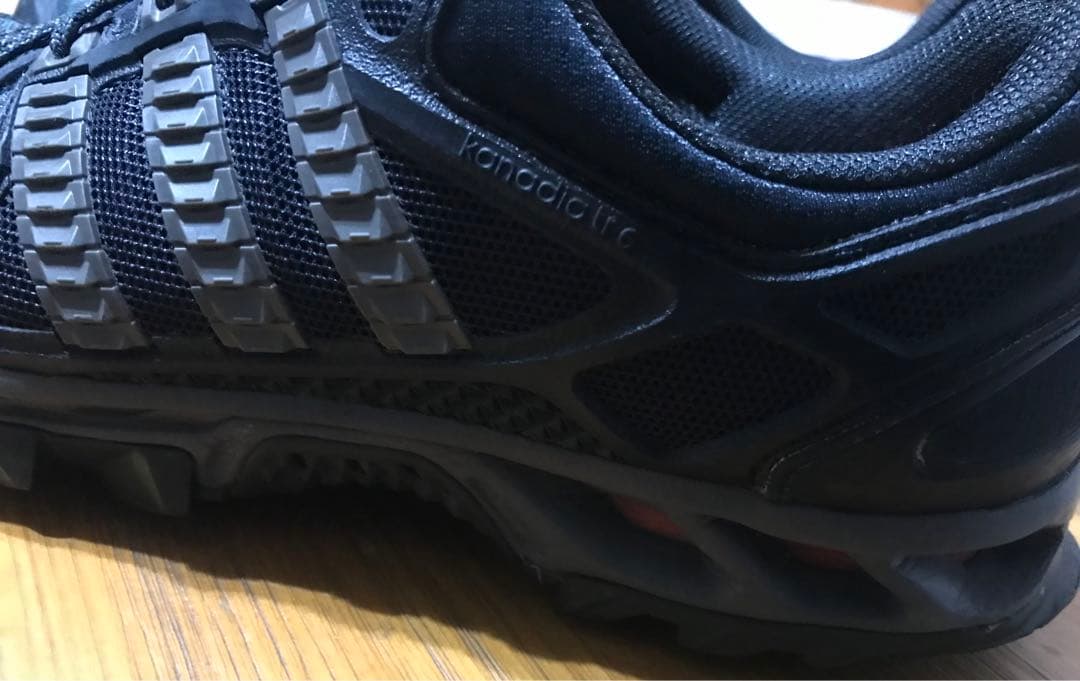 adidas【ランニングシューズ】
