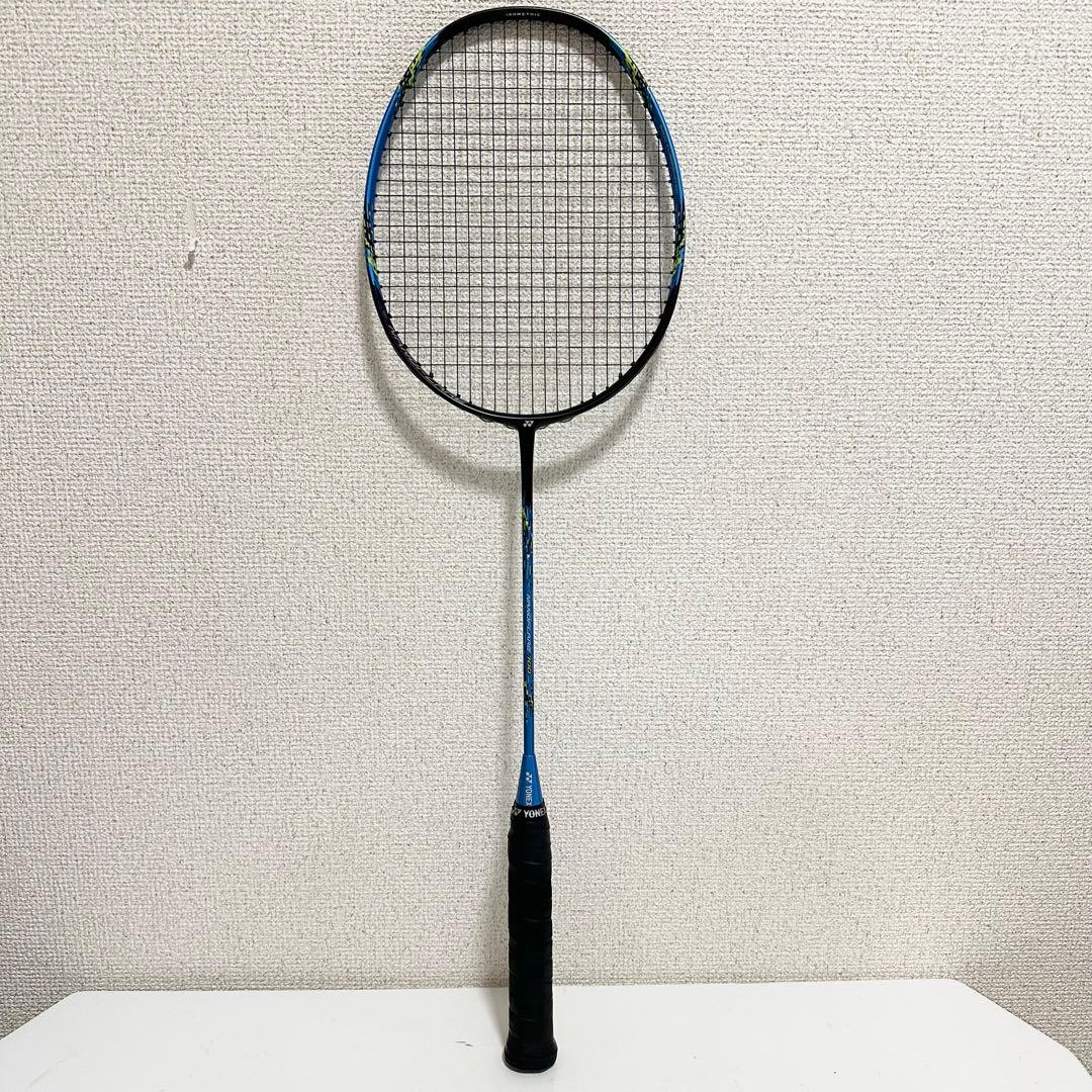 【極美品】 Nanoflare 700 バドミントンラケット　ナノフレア700