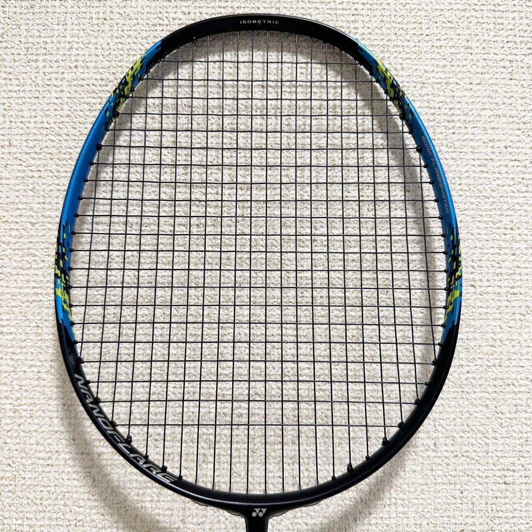 【極美品】 Nanoflare 700 バドミントンラケット　ナノフレア700