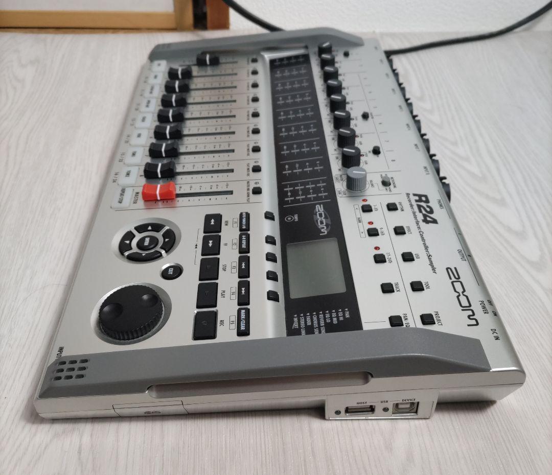 ZOOM R24 マルチトラックレコーダー