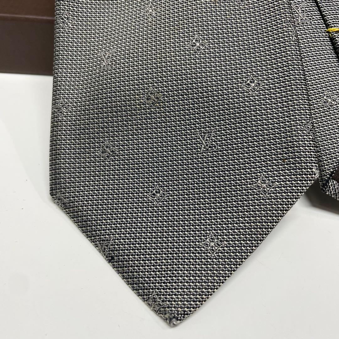 げ*べ様 LOUIS VUITTON グレー ネクタイ