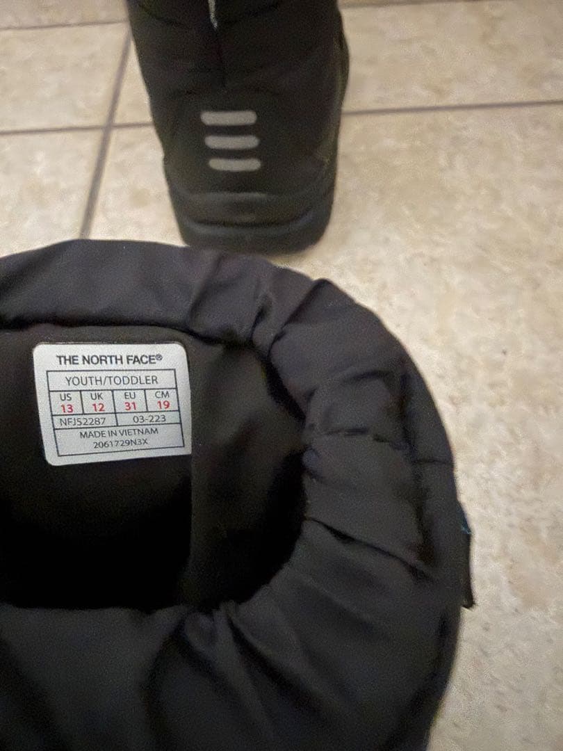 THE NORTH FACE 子ども用スノーブーツ 黒