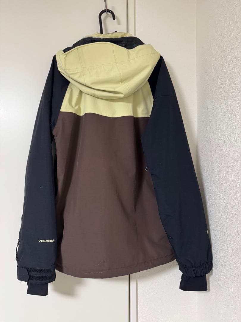 売切り価格！VOLCOM スノーボードウエア GORE-TEX