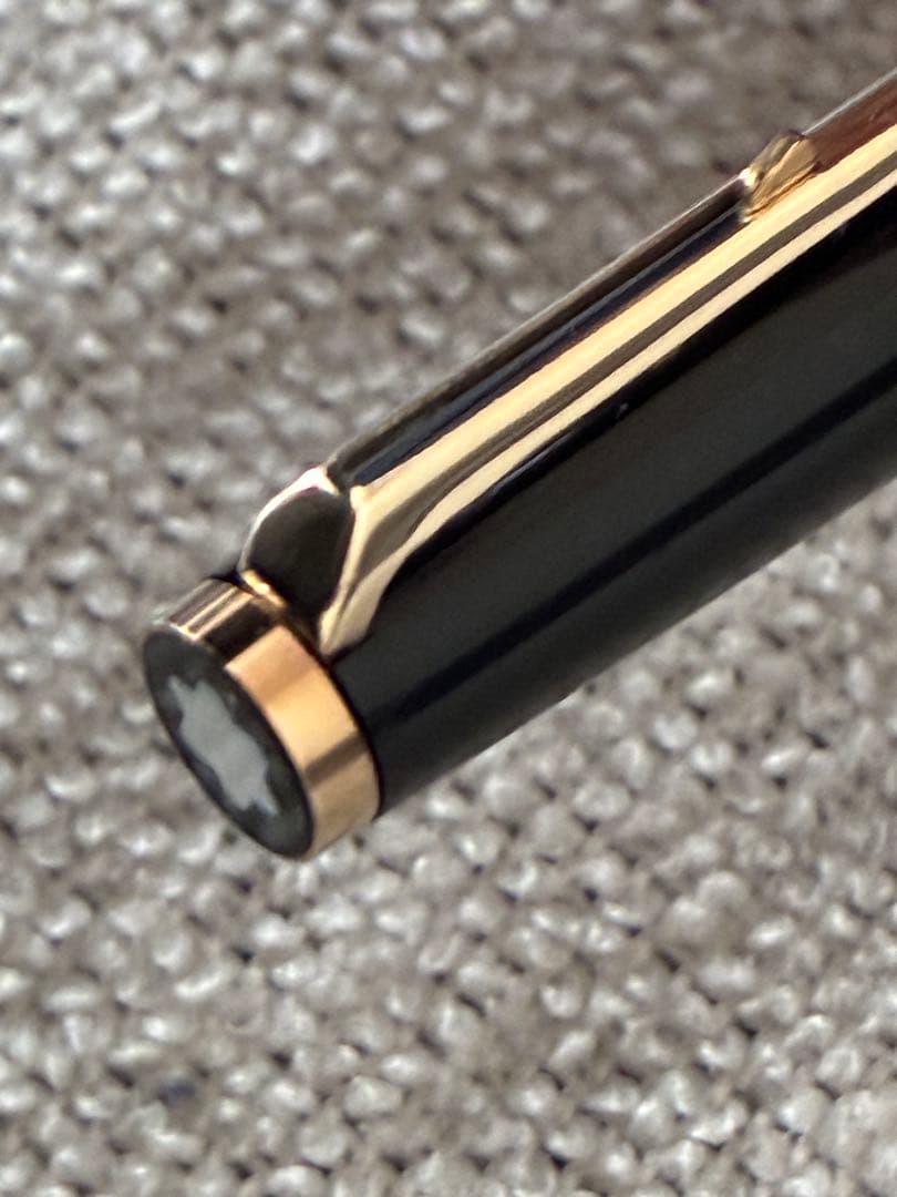 ◾️MONT BLANC モンブラン◾️ハンマートリガー式ボールペン◾️黒色／金色◾️