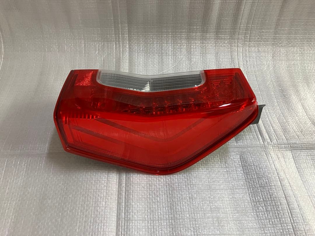 ♦︎ダイハツ★タントLA600S右テールランプ★点灯確認済み★良品★