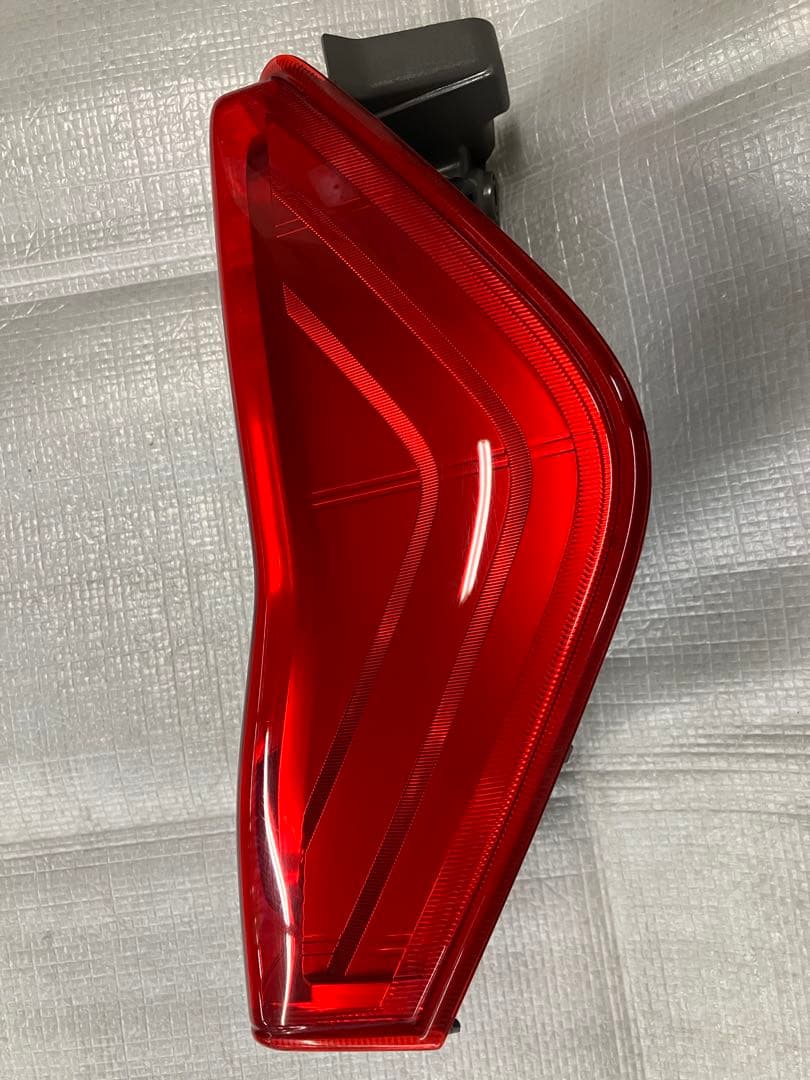 ♦︎ダイハツ★タントLA600S右テールランプ★点灯確認済み★良品★