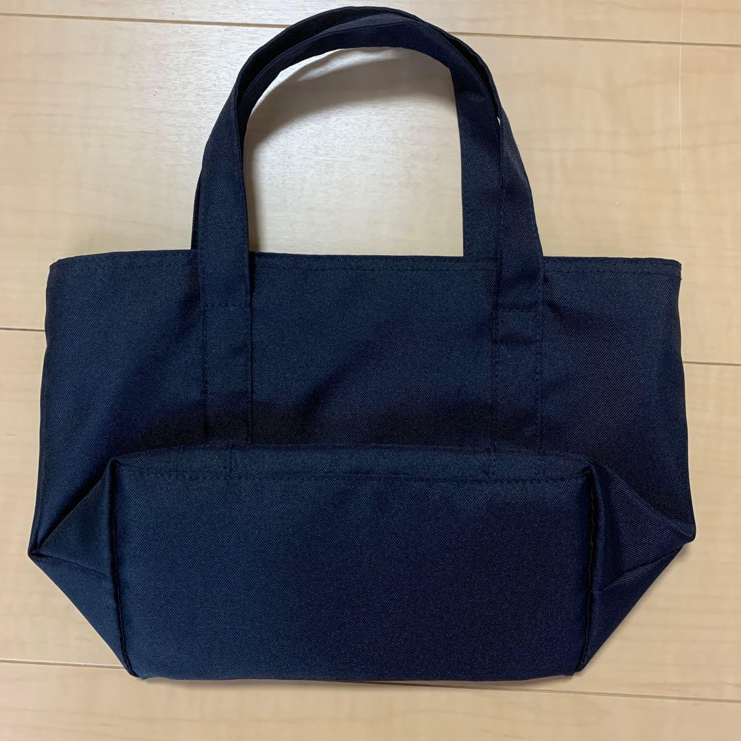 familiar クマの刺繍付きネイビー　トートバック