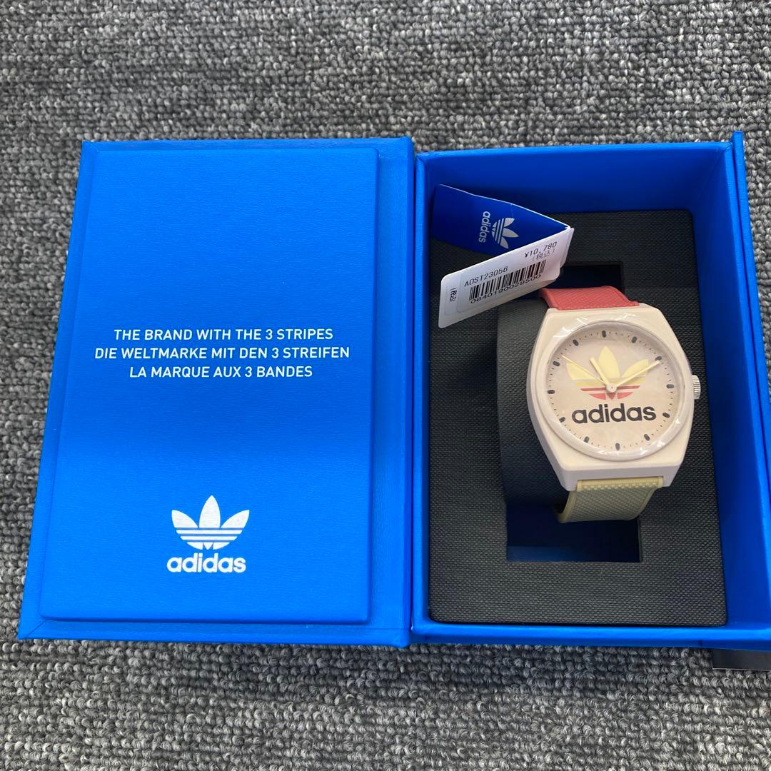 adidas アディダスオリジナルス　ラバーウォッチ 新品未使用品