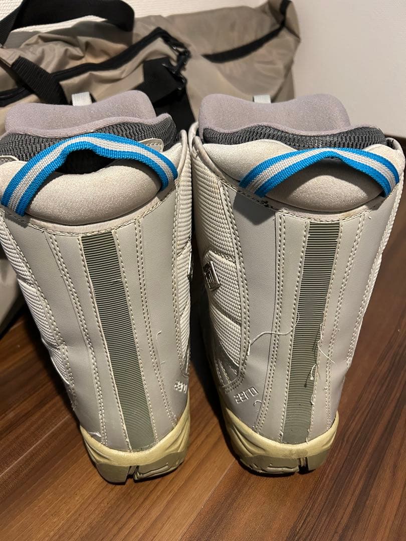 SALOMONスノーボード板＋ビンディング＋ブーツセット【お値下げ中】