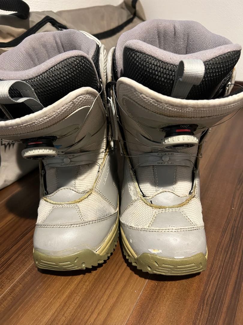 SALOMONスノーボード板＋ビンディング＋ブーツセット【お値下げ中】