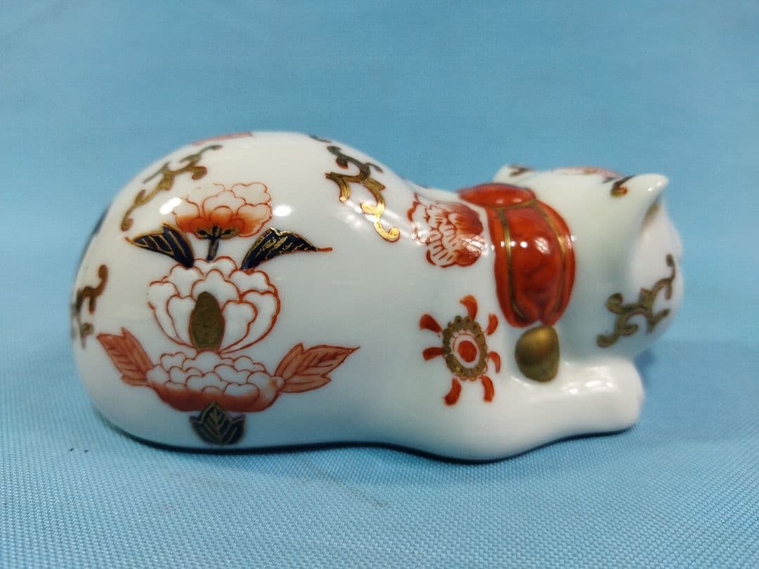 伊万里　眠り猫　置物　インテリア　工芸品 陶器　レトロ