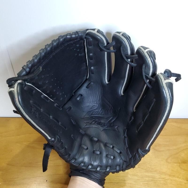 ミズノ MIZUNO 斎藤佑樹モデル 人気商品 レア 美品 投手用 軟式グローブ