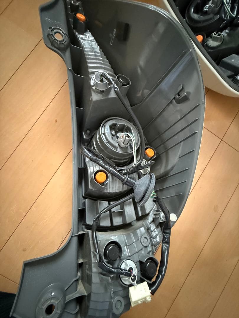 タ*ン様 NHP10 アクア テールランプ純正 左右セット