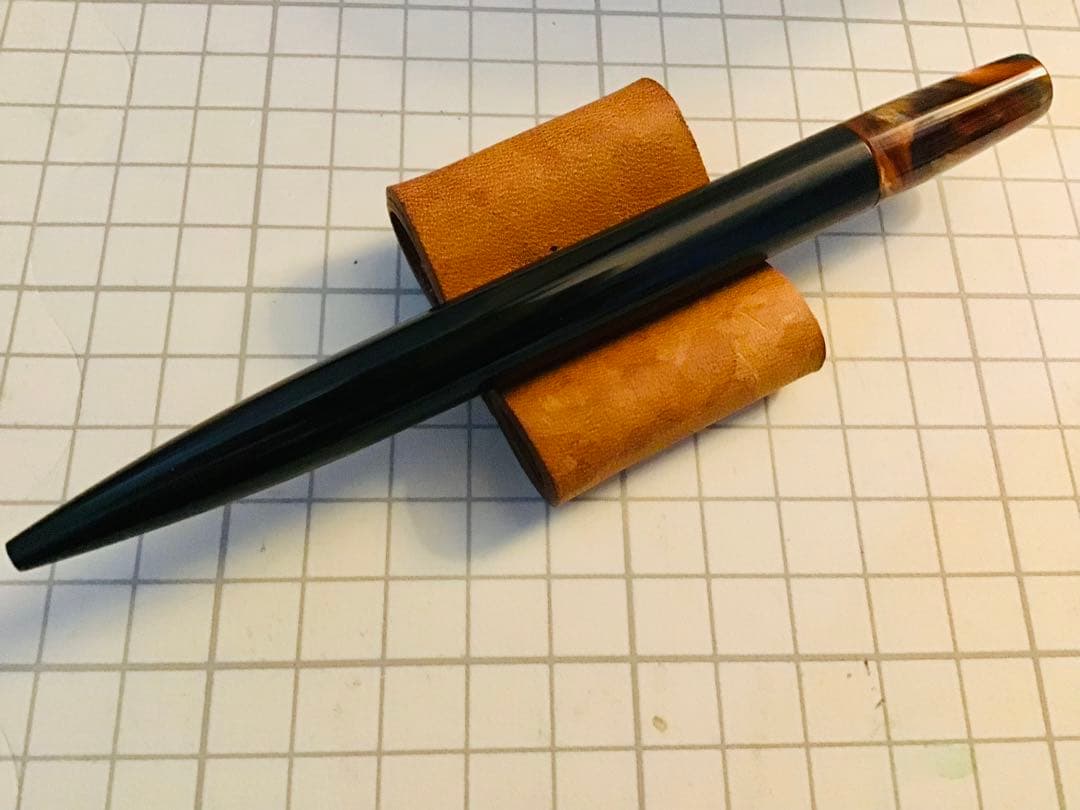 綴り屋　ボールペン　月灯　レジン