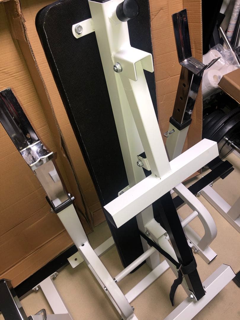 BODY DESIGNハイパープレスベンチとBODYMAKERセーフティスタンド