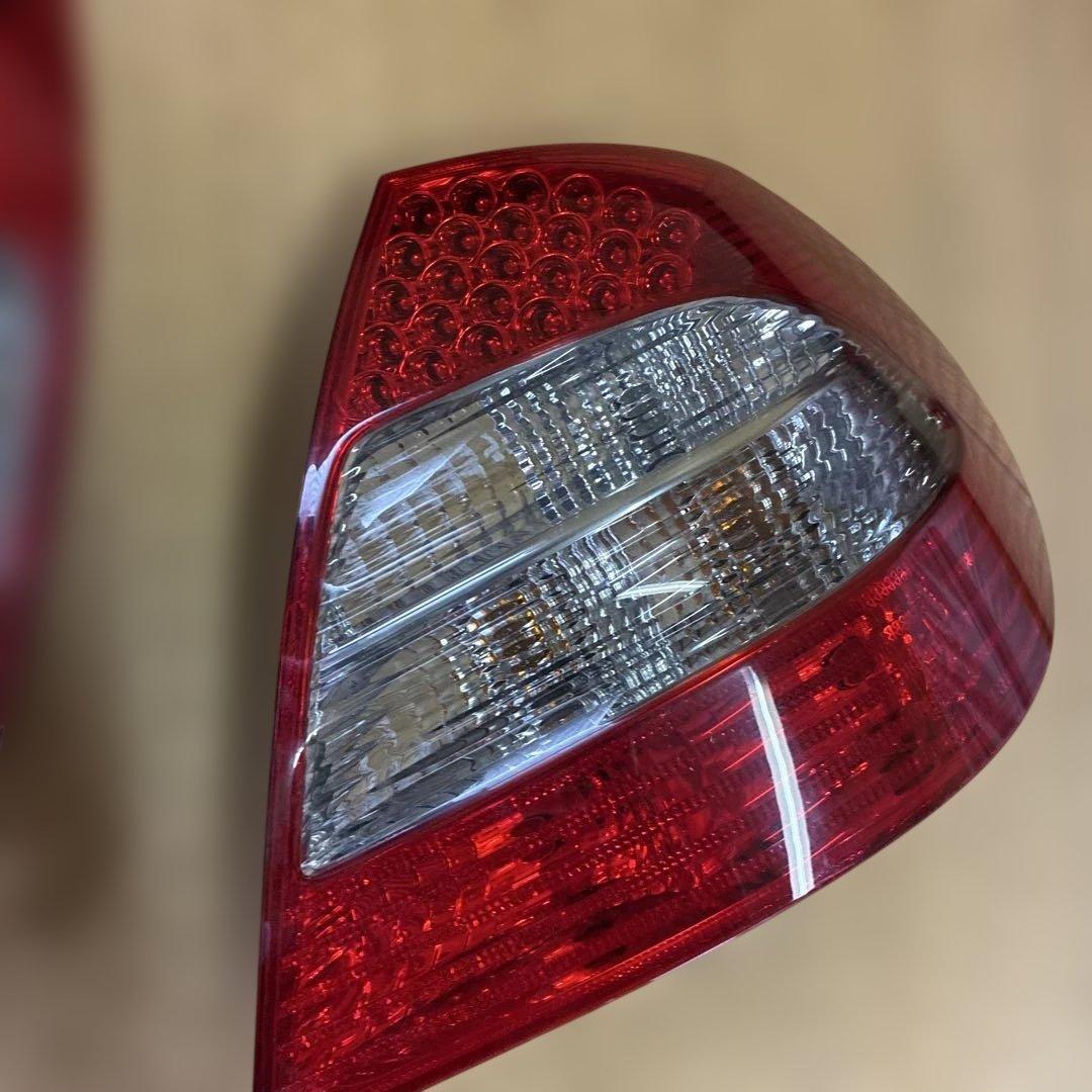 ベンツ　w211 後期　テールランプ リアランプ　Eクラス
