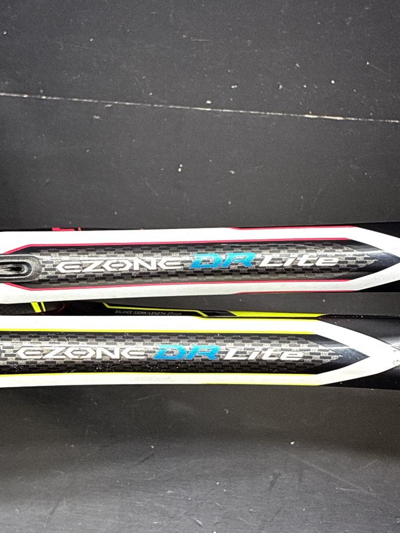 YONEX EZONE DR LITE ヨネックス　硬式ラケット　2本セット