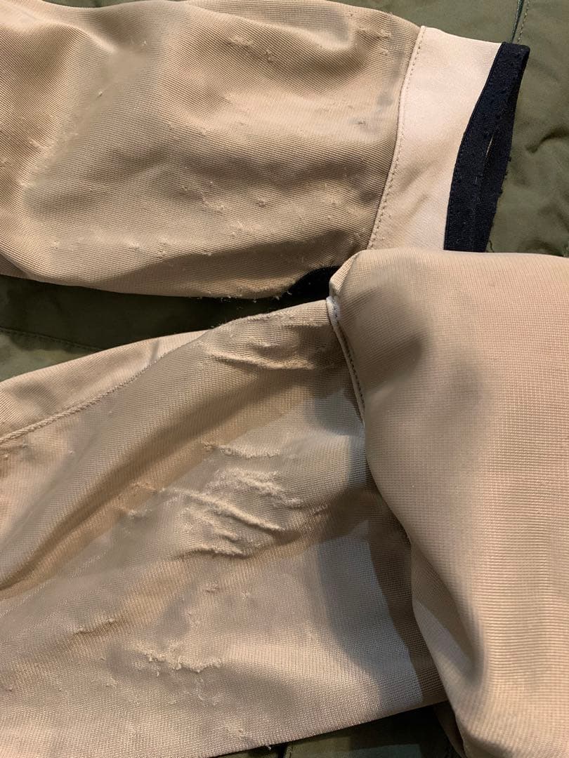 【スノボジャケット】foursquareフォースクウェア（定価4万円程）私服利用