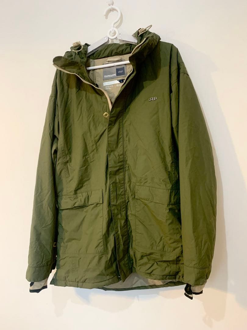 【スノボジャケット】foursquareフォースクウェア（定価4万円程）私服利用
