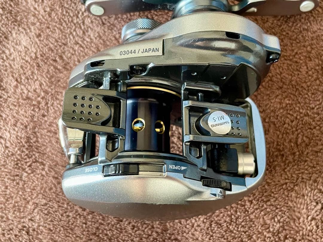 13メタニウム 右巻きシマノ SHIMANO