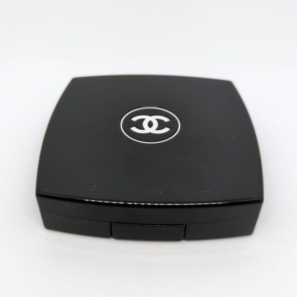 CHANEL レキャトルオンブル　ブトン209ブトンマドモアゼル　アイシャドウ