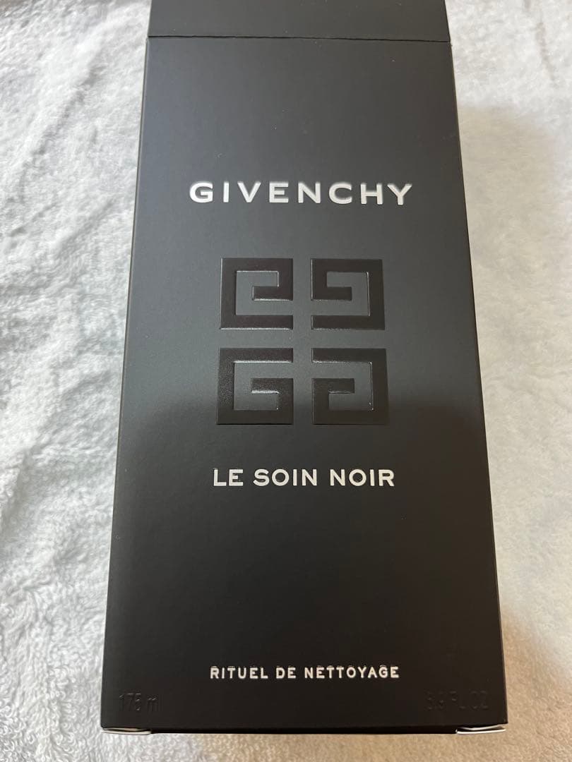 Givenchy ソワンノワール　洗顔料