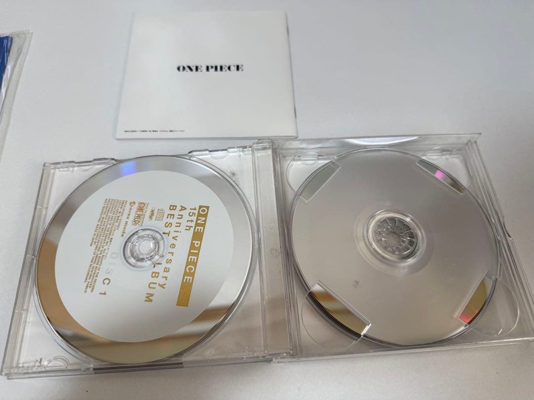 ONE PIECE 1〜110巻、関連本15冊＋おまけ