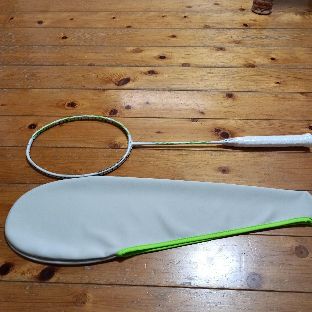 YONEX バドラケ新品ASTROX100ZZビクターアクセルセン　4U5