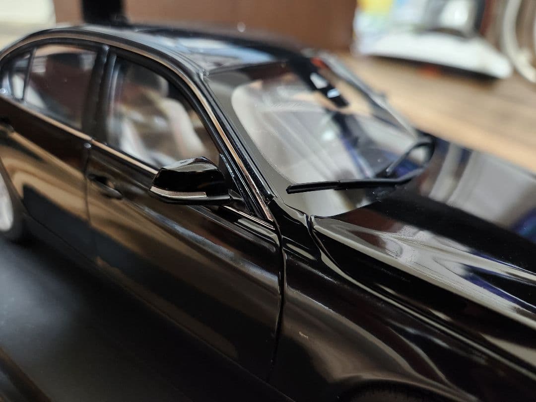1/18  3シリーズ サファイア ブラック Sapphire Black