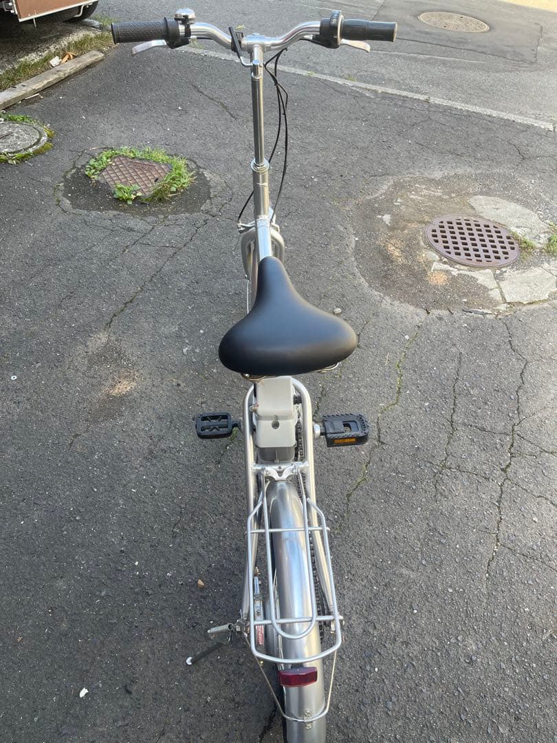 折りたたみ電動アシスト機能付きの自転車